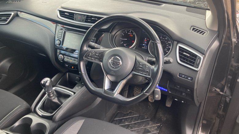 Nissan Qashqai 1.3 DiG-T Acenta Premium 5dr Petrol Hatchback